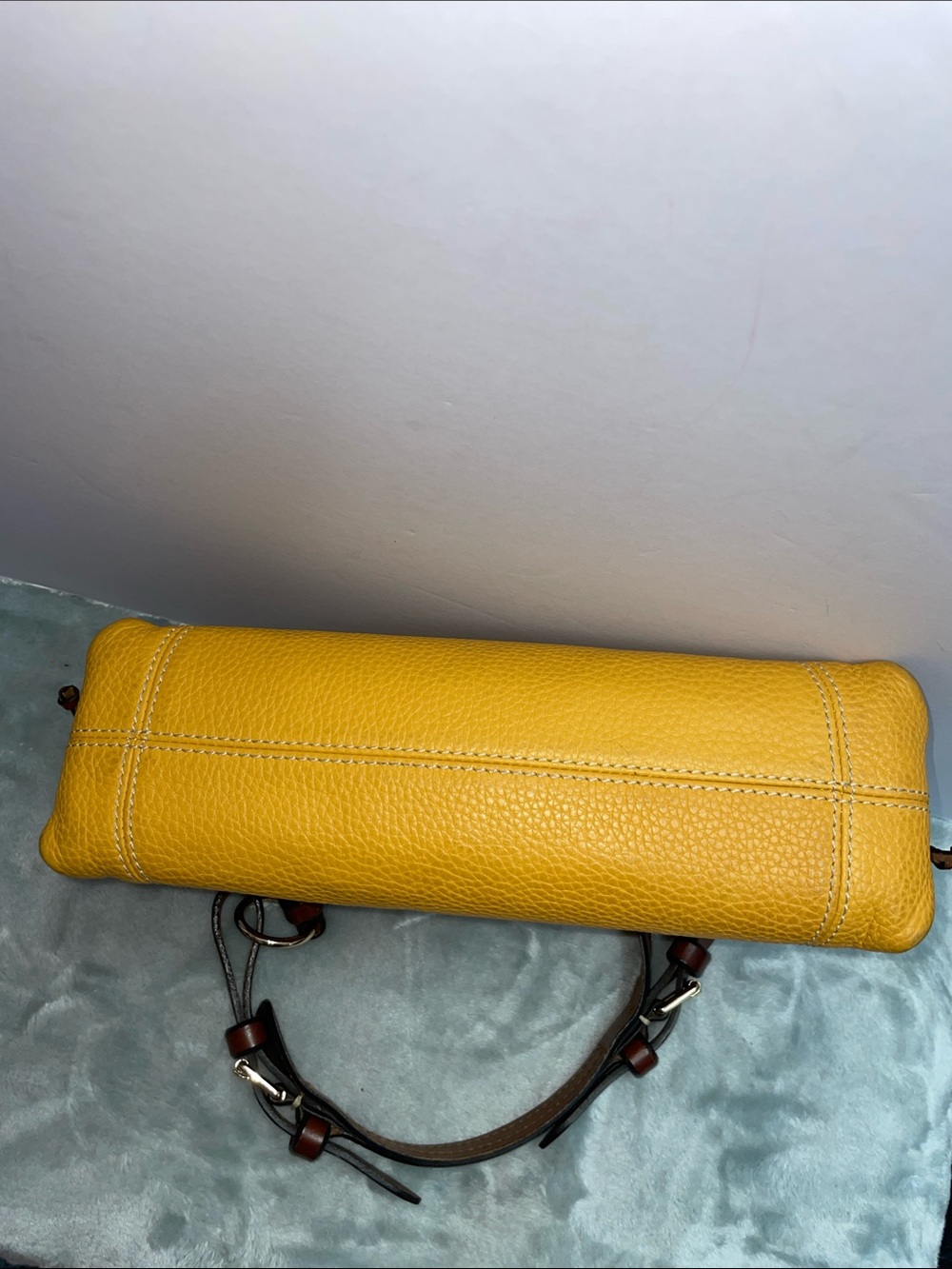 Dooney & Bourke E/W Hobo - Picture 4 of 17